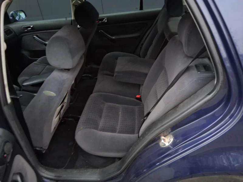 VW Golf, снимка 5 - Автомобили и джипове - 53214060