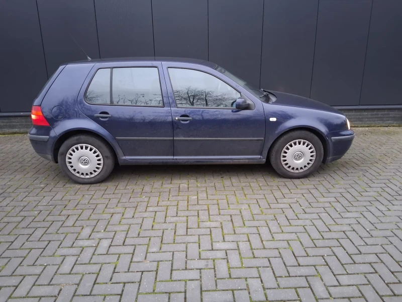 VW Golf, снимка 2 - Автомобили и джипове - 53214060