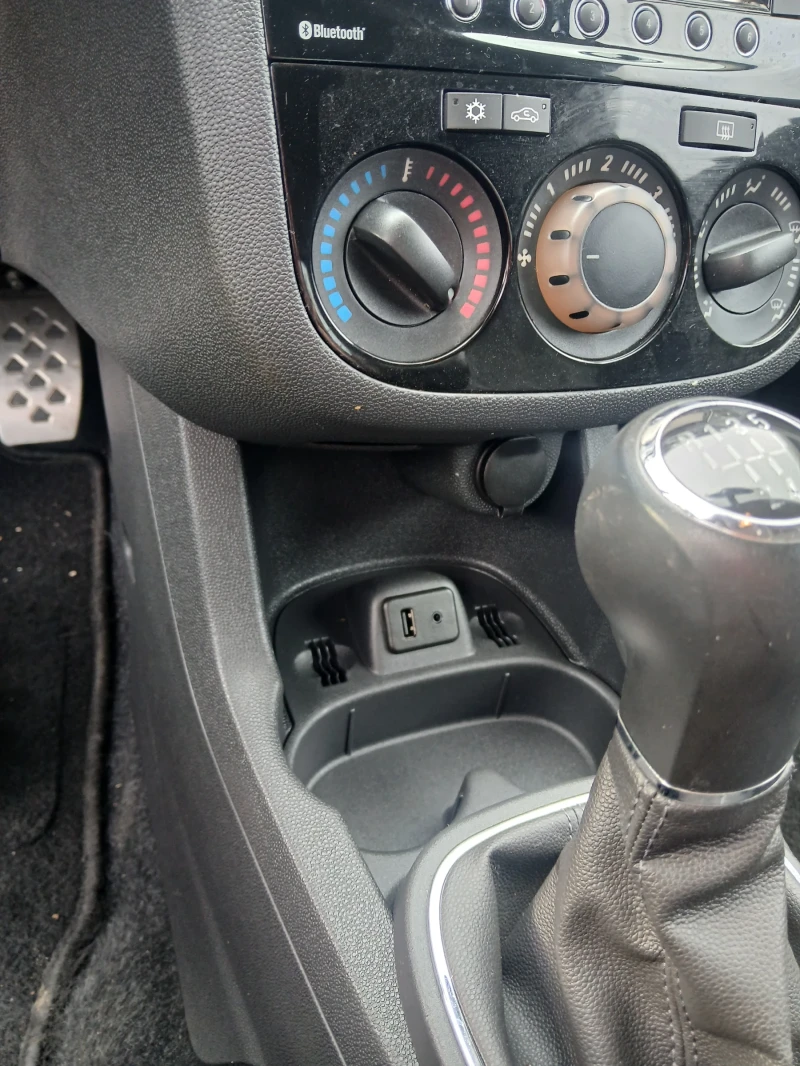 Opel Corsa 1.4 Бензин, снимка 8 - Автомобили и джипове - 53422847