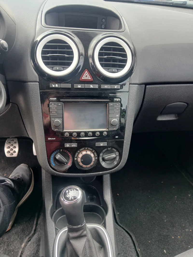 Opel Corsa 1.4 Бензин, снимка 6 - Автомобили и джипове - 53422847