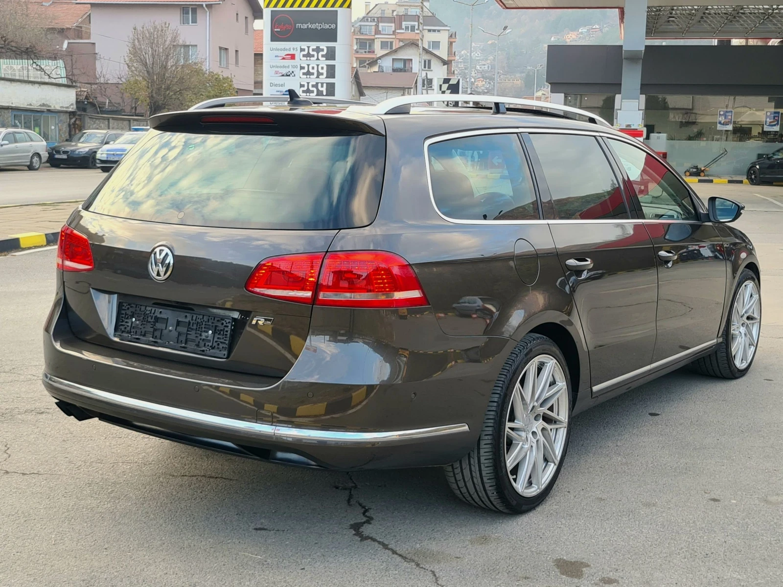 VW Passat 2.0-170 к.с/Дистроник/Панорама/Full - изображение 8