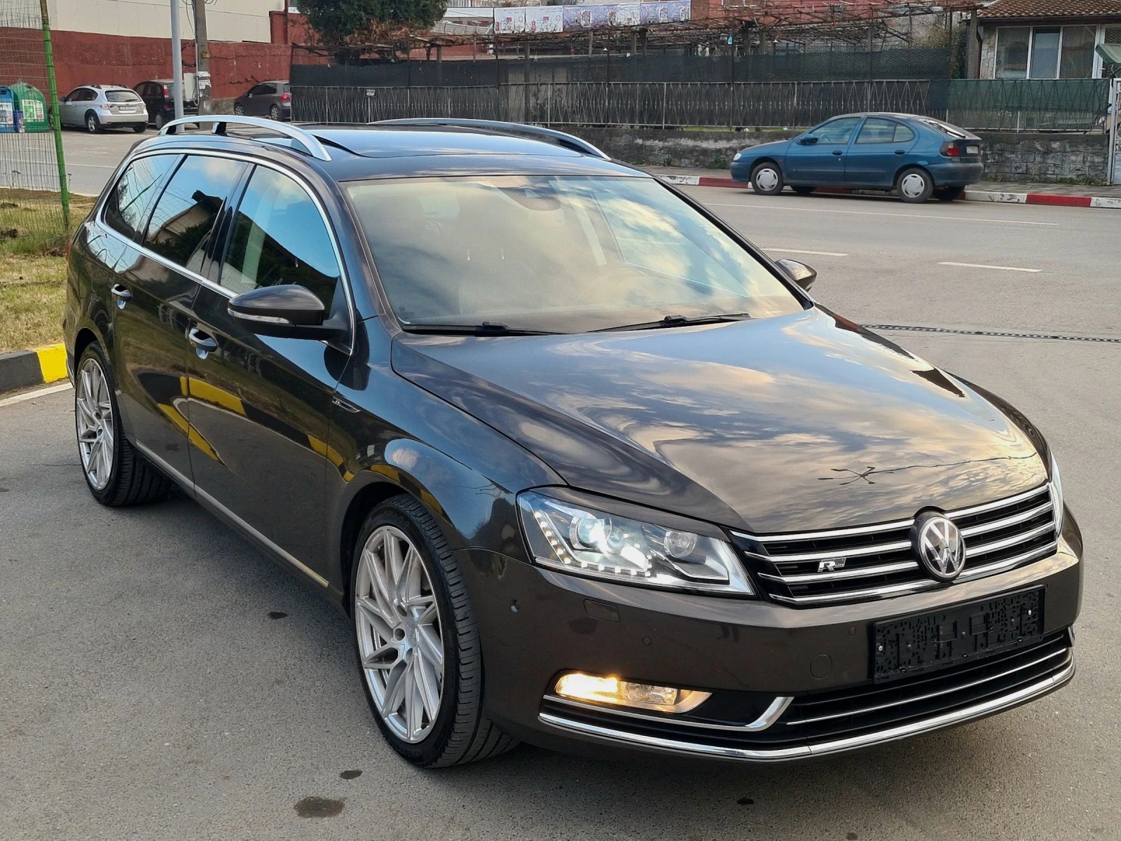 VW Passat 2.0-170 к.с/Дистроник/Панорама/Full - изображение 3