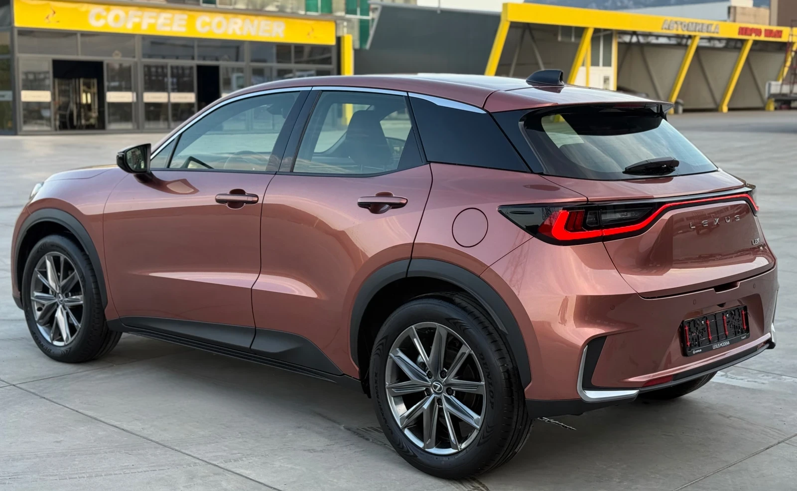 Lexus LBX Hybrid Emotion 1680км В ГАРАНЦИЯ! - изображение 5