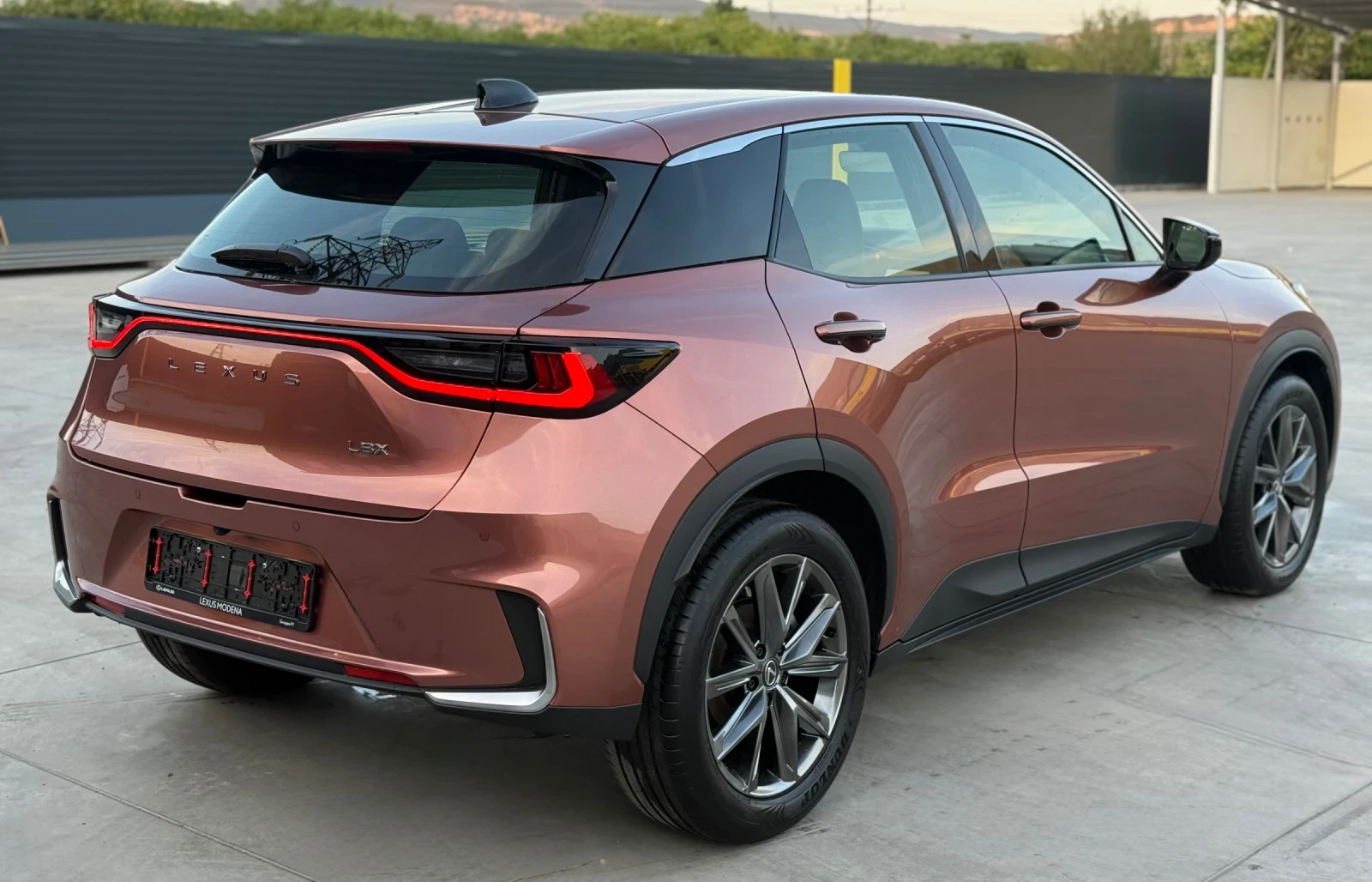 Lexus LBX Hybrid Emotion 1680км В ГАРАНЦИЯ! - изображение 7