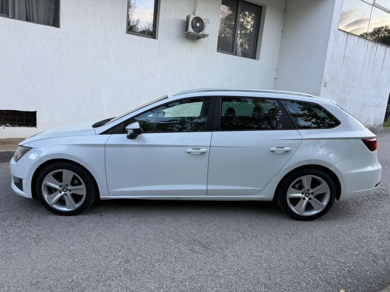 Seat Leon FR / АВТОМАТИК  - изображение 4