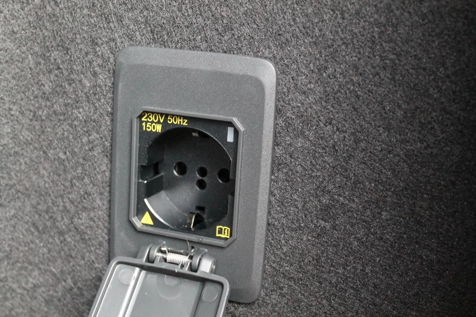 Cupra Formentor VZ* 333HP* FACE* PANO* MEMORY* DISTR* CAM* KEYLESS | Mobile.bg   16