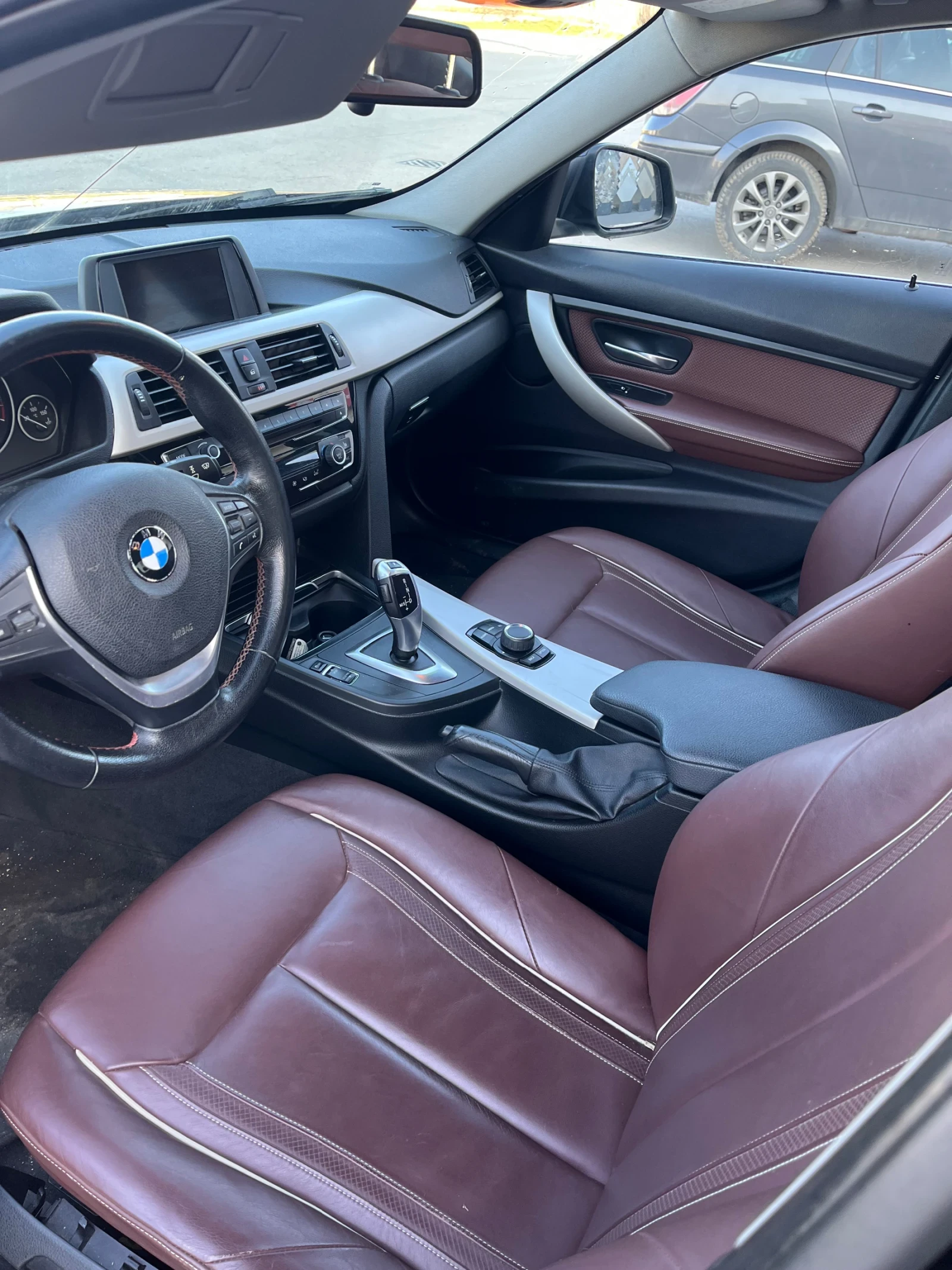 BMW 320 d 190k.s., снимка 8 - Автомобили и джипове - 53838447