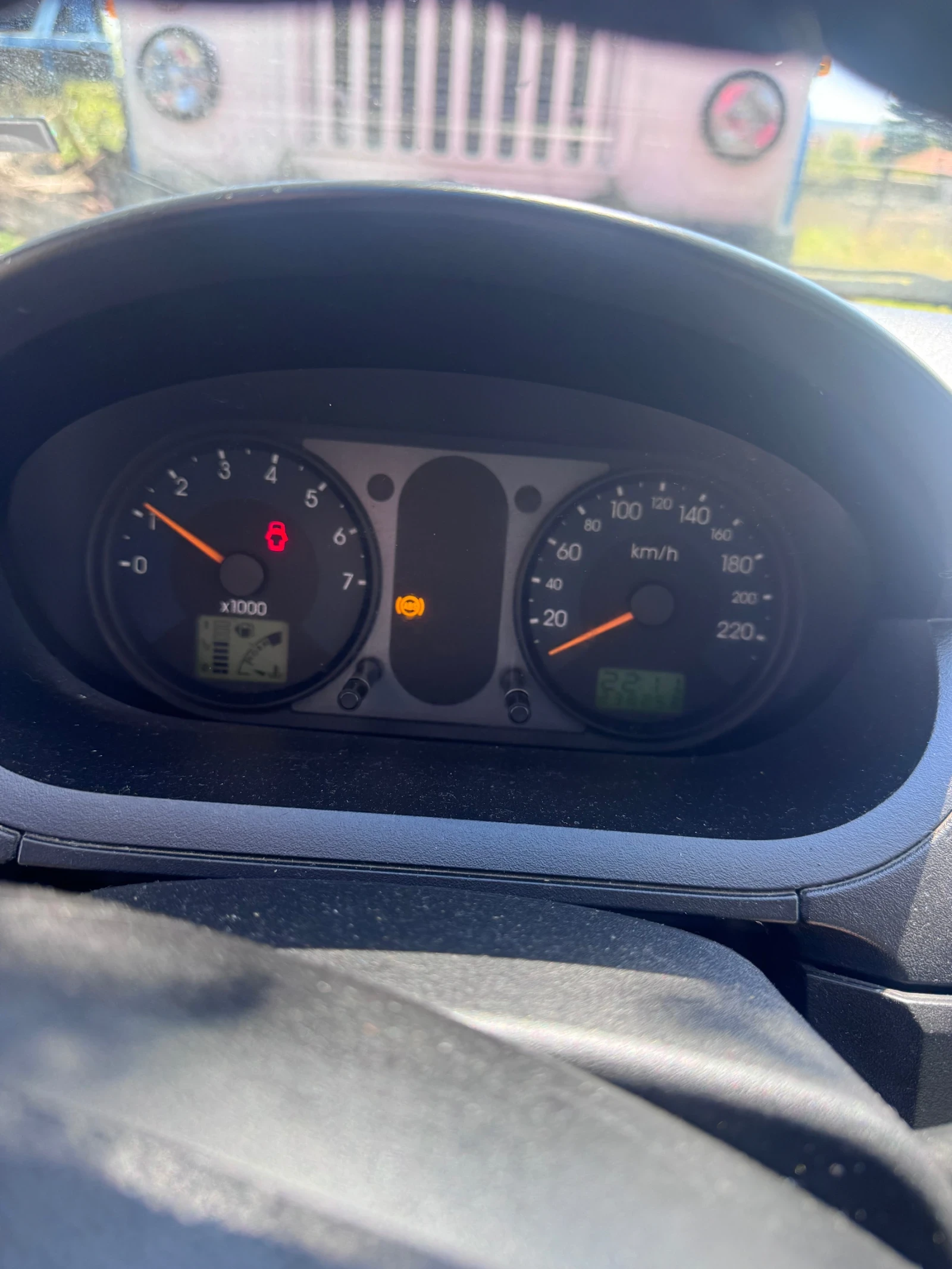 Ford Fiesta 1.4, снимка 5 - Автомобили и джипове - 54491330