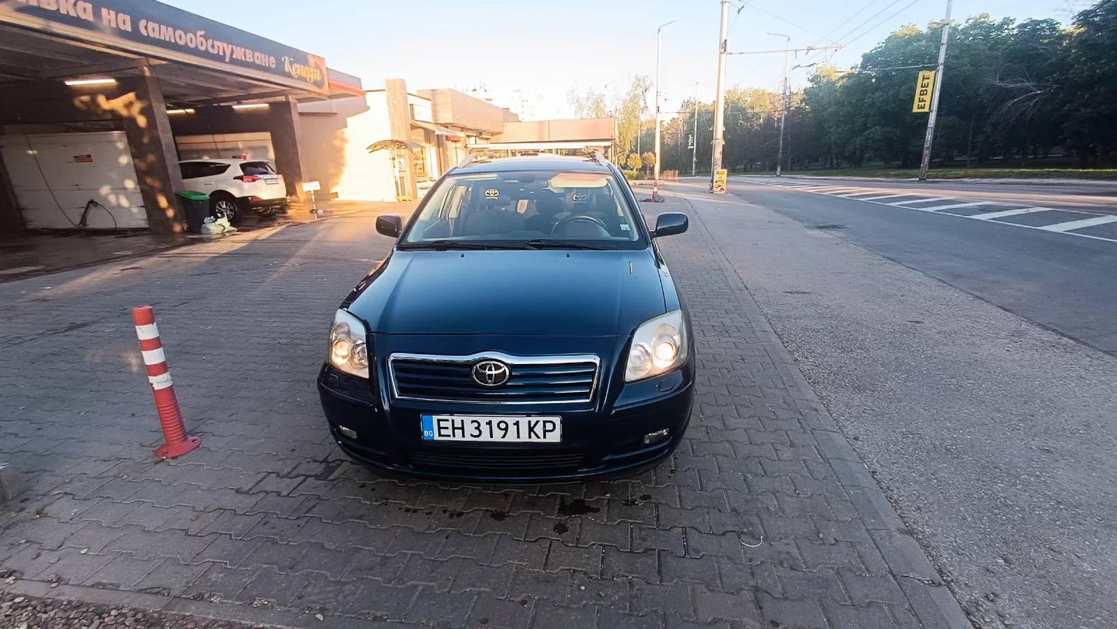 Toyota Avensis 2000.VVT, снимка 2 - Автомобили и джипове - 54602364