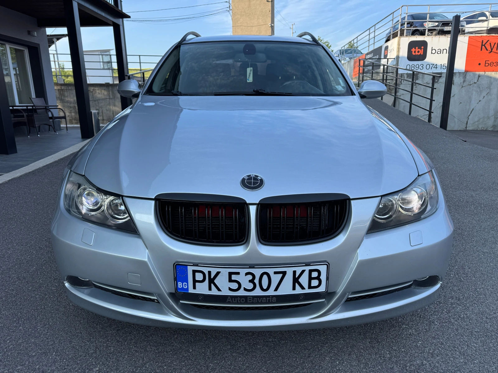 BMW 330 X-DRIVE * ПЕРФЕКТНО СЪСТОЯНИЕ* ОБСЛУЖЕН* XENON* , снимка 2 - Автомобили и джипове - 54797234