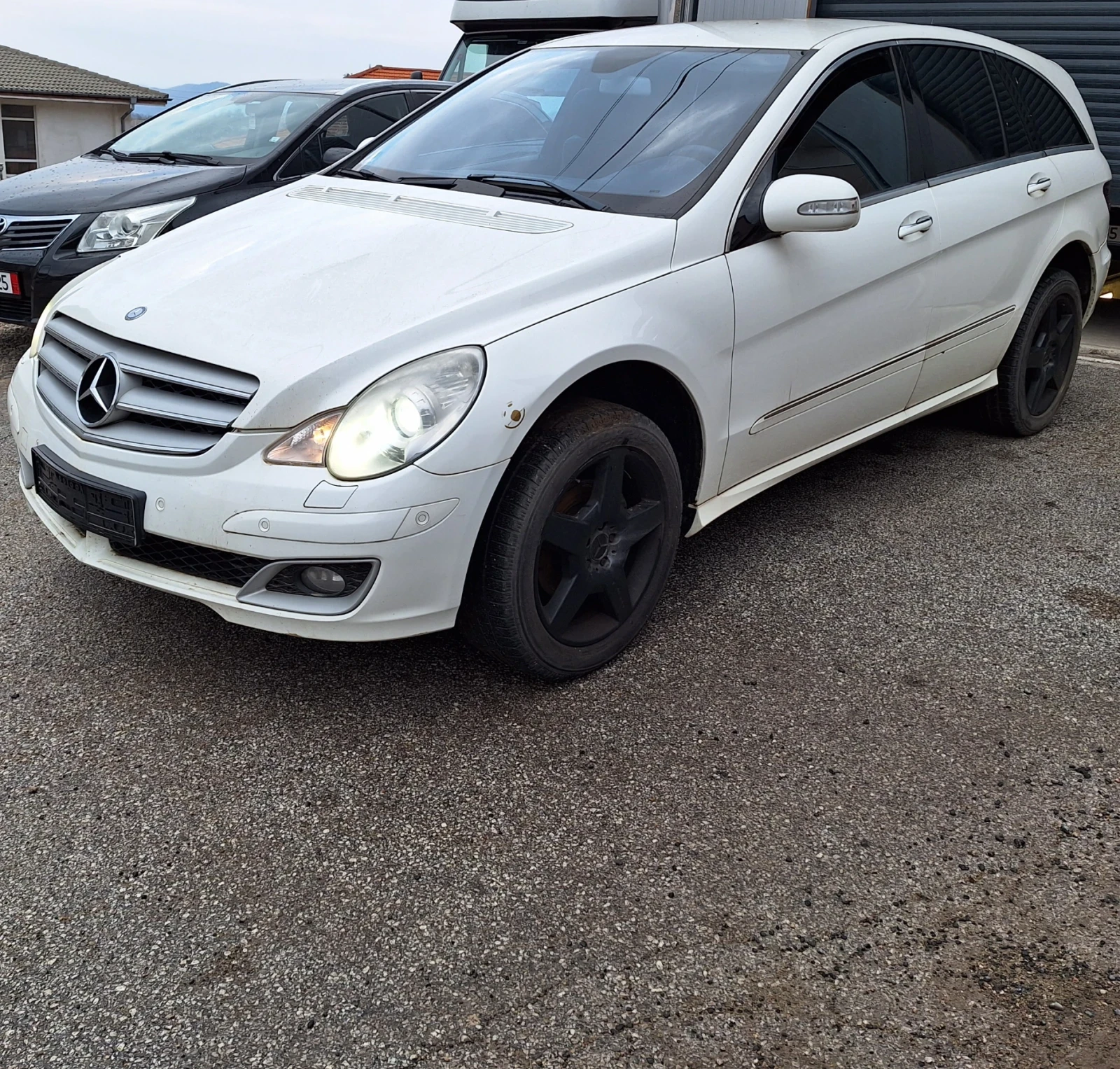 Mercedes-Benz R 320 4-MATIC, AIRMATIC