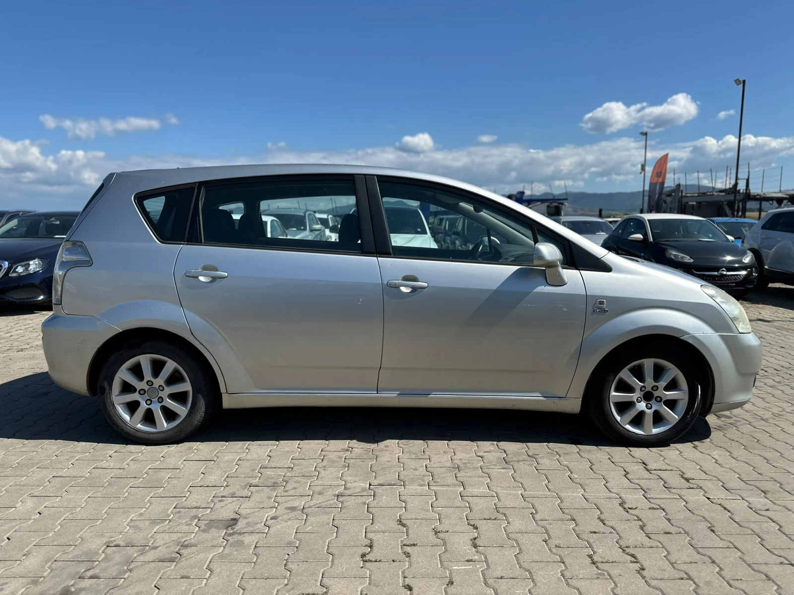 Toyota Corolla verso / 2.0D / D4D / , снимка 6 - Автомобили и джипове - 55231822