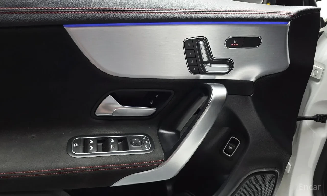 Mercedes-Benz CLA 250 4M* ПОДГРЕВ* КАМЕРА* ШИБИДАХ* М.ТОЧКА, снимка 15 - Автомобили и джипове - 55563483