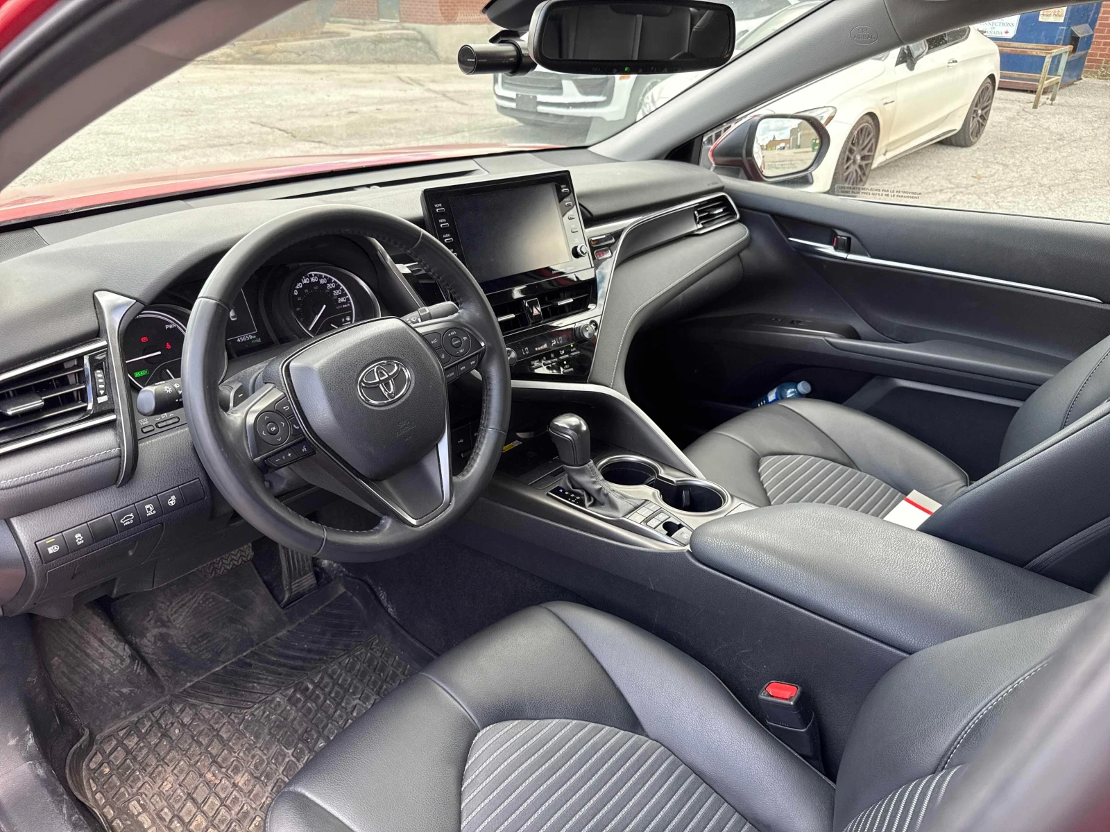 Toyota Camry * Hybrid SE Auto * АВТОКРЕДИТ БЕЗ ПЪРВОНАЧАЛНА* , снимка 10 - Автомобили и джипове - 55976201