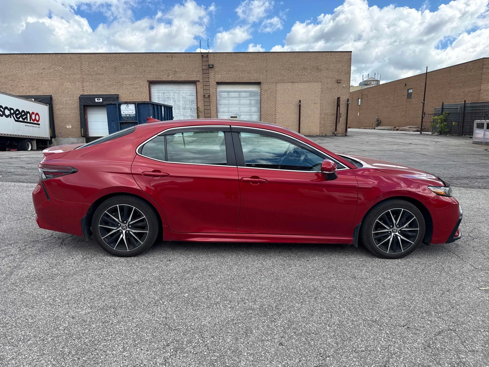 Toyota Camry * Hybrid SE Auto * АВТОКРЕДИТ БЕЗ ПЪРВОНАЧАЛНА* , снимка 16 - Автомобили и джипове - 55976201