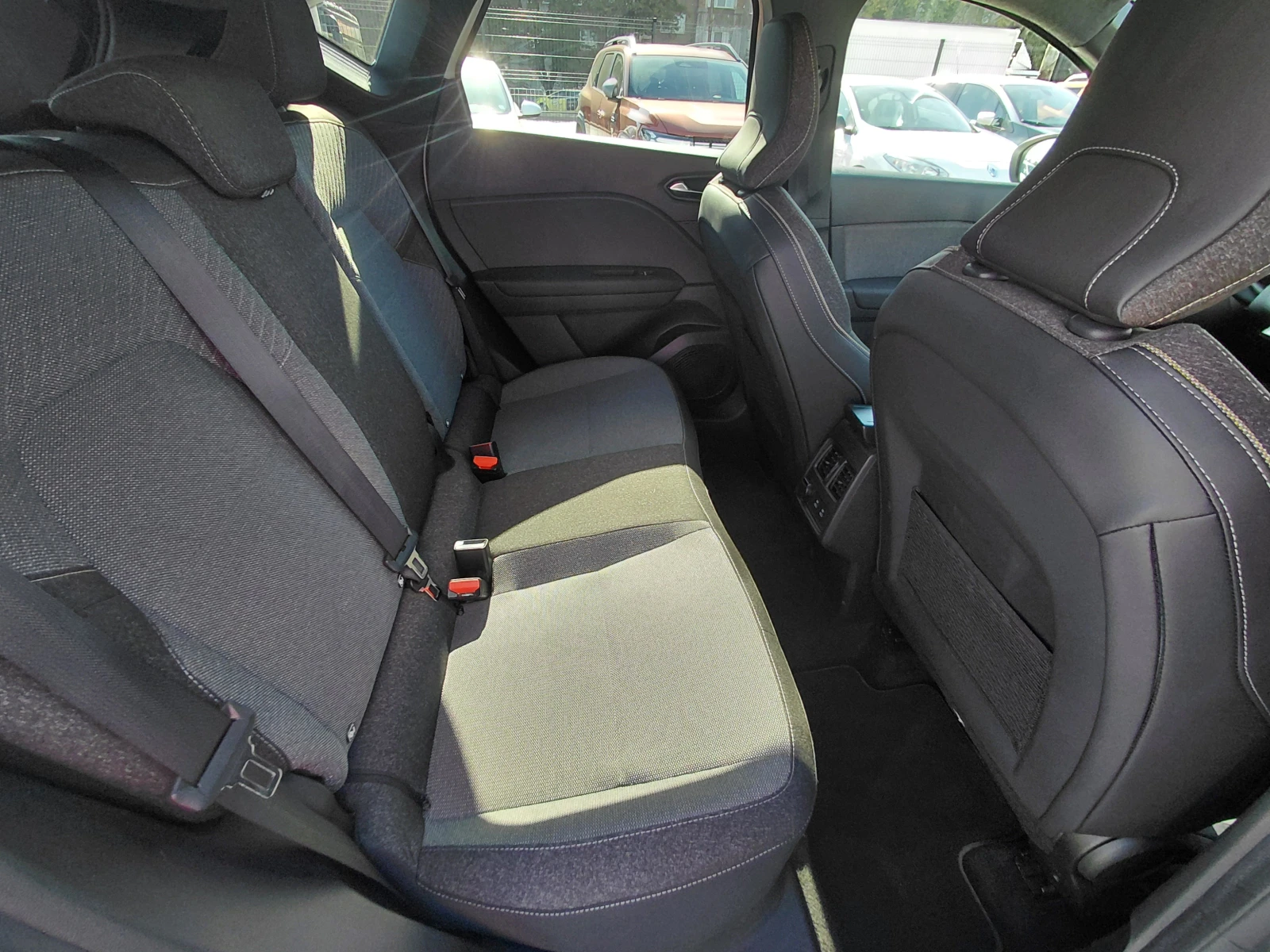 Renault Captur 1.3TCe/140к.с/techno, снимка 15 - Автомобили и джипове - 56691657