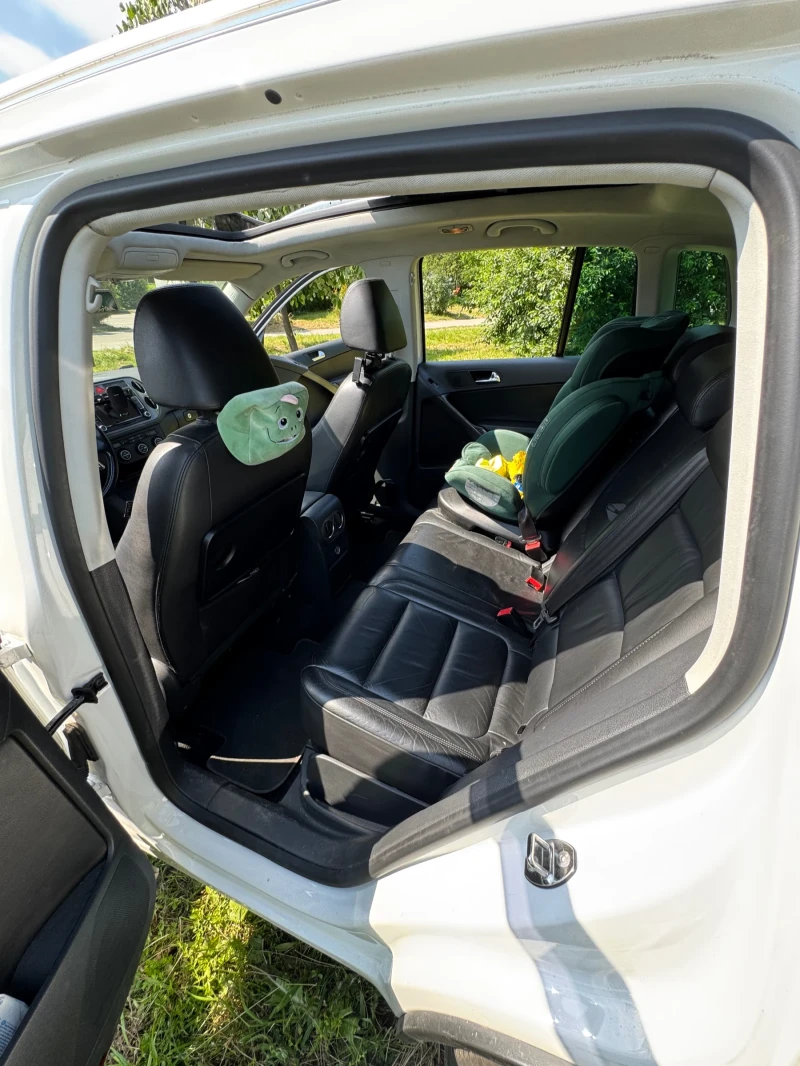VW Tiguan, снимка 9 - Автомобили и джипове - 52351924