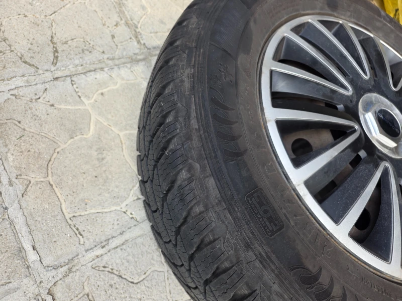 Hyundai IX35 2.0 CRDI 4WD, снимка 16 - Автомобили и джипове - 52388158