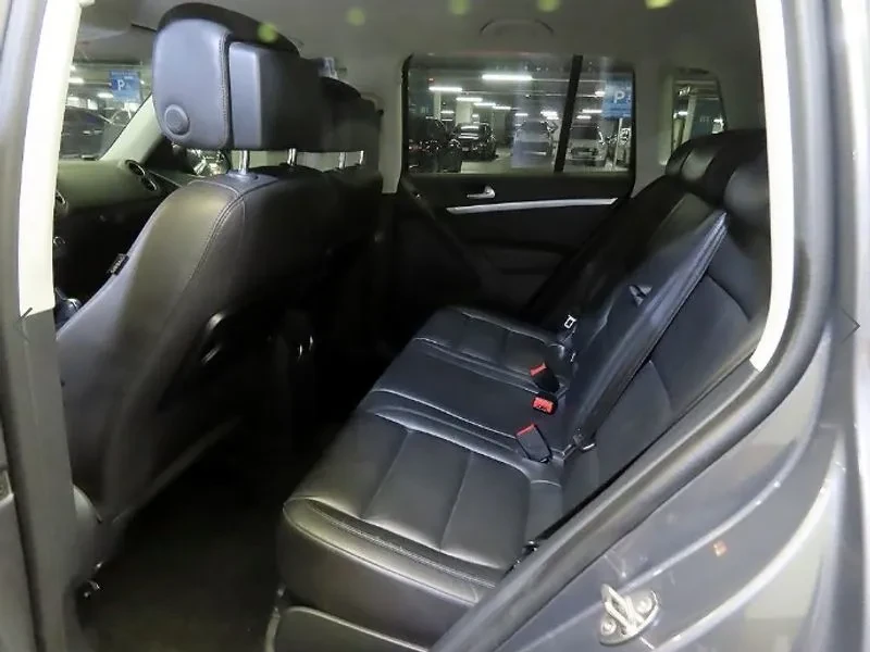VW Tiguan 2.0 Tdi Comfort 5N, снимка 7 - Автомобили и джипове - 56112707