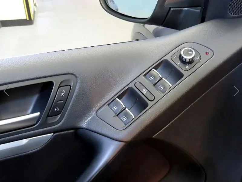 VW Tiguan 2.0 Tdi Comfort 5N, снимка 16 - Автомобили и джипове - 56112707