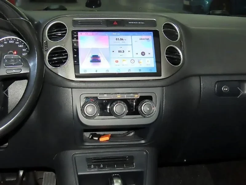 VW Tiguan 2.0 Tdi Comfort 5N, снимка 11 - Автомобили и джипове - 56112707