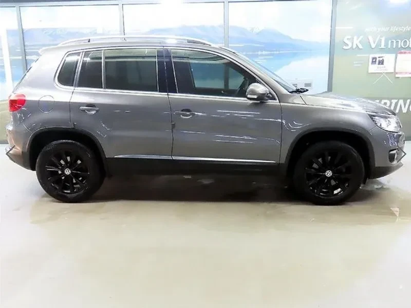 VW Tiguan 2.0 Tdi Comfort 5N, снимка 3 - Автомобили и джипове - 56112707