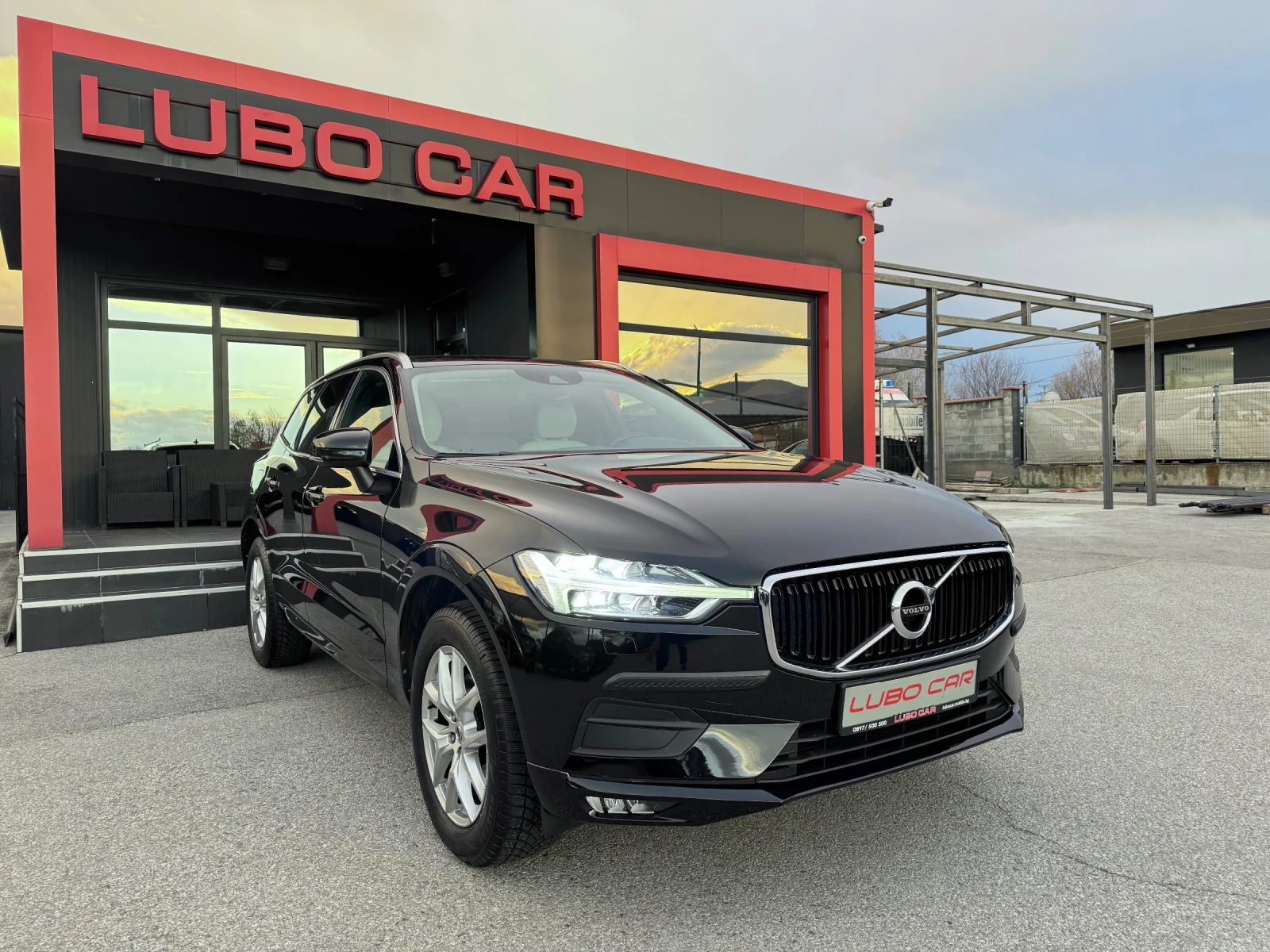 Volvo XC60 2.0D-D4-AWD-HARMAN KARDON-BLIND SPOT-PILOT ASSIST, снимка 1