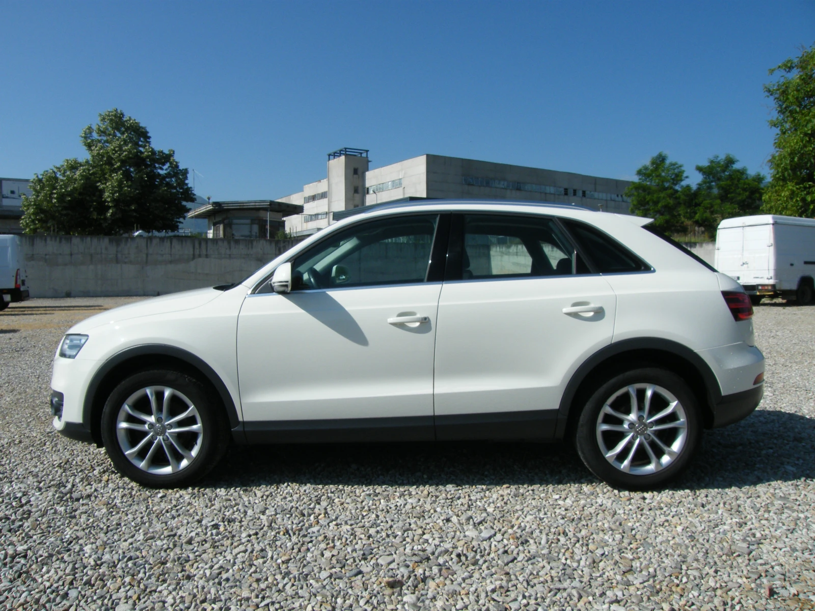 Audi Q3 2.0TDI QUATTRO - изображение 6