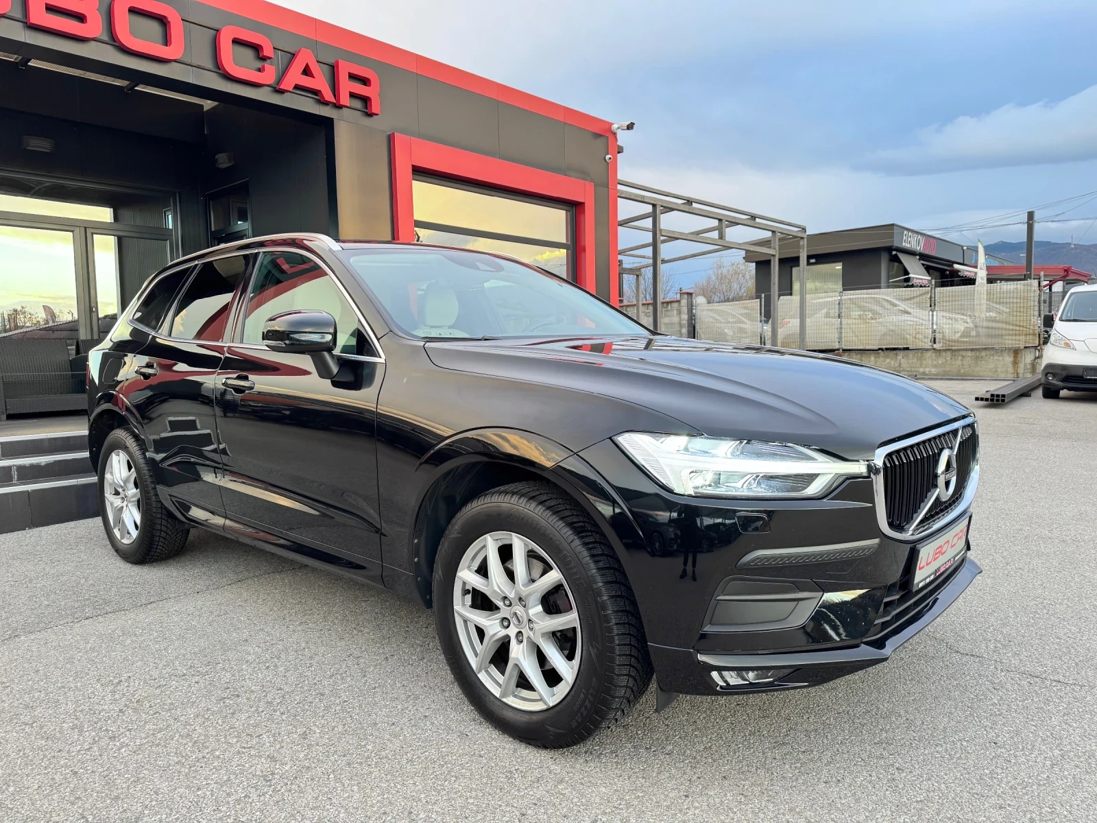 Volvo XC60 2.0D-D4-AWD-HARMAN KARDON-BLIND SPOT-PILOT ASSIST | Mobile.bg   6