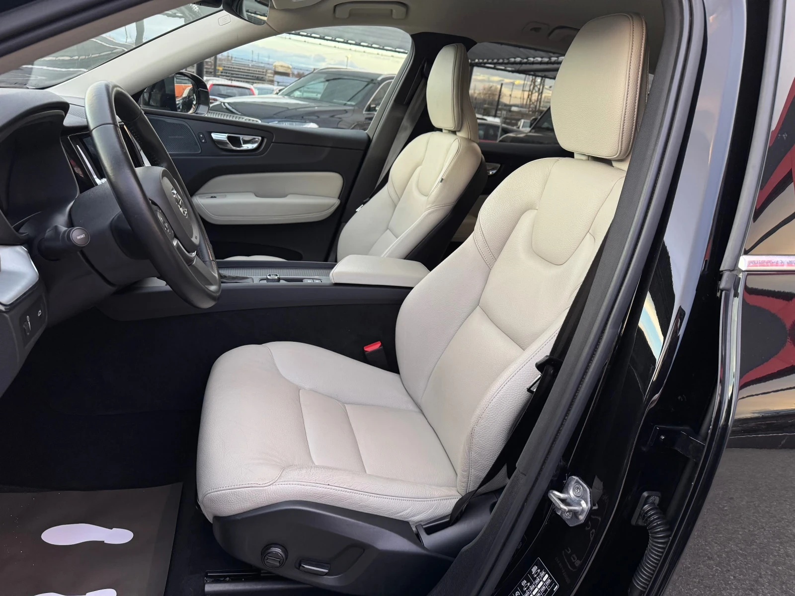 Volvo XC60 2.0D-D4-AWD-HARMAN KARDON-BLIND SPOT-PILOT ASSIST | Mobile.bg   9