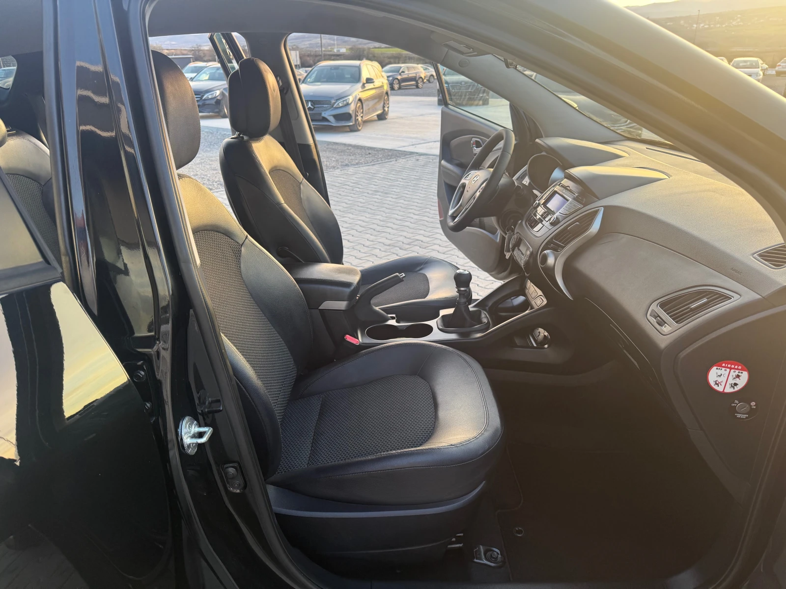 Hyundai IX35 1.7 crdi 116 ks Собствен лизинг , снимка 17 - Автомобили и джипове - 53796788
