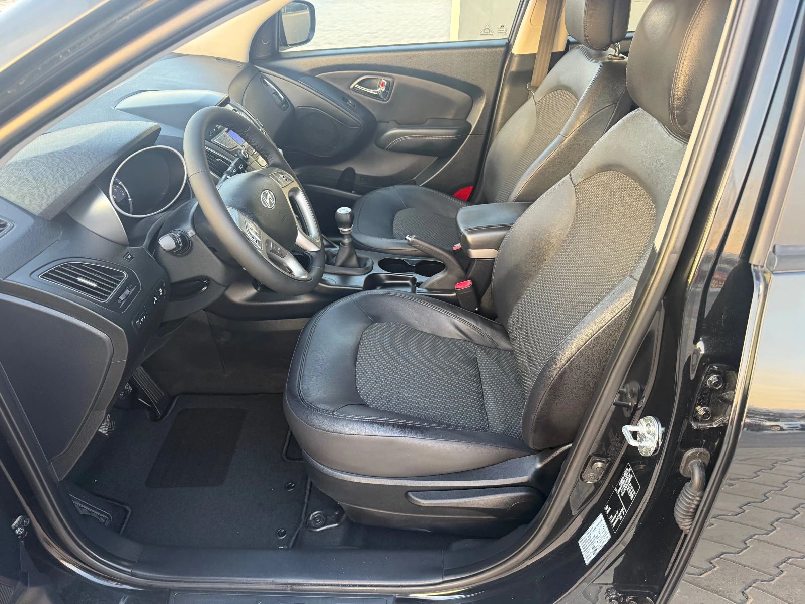 Hyundai IX35 1.7 crdi 116 ks Собствен лизинг , снимка 12 - Автомобили и джипове - 53796788