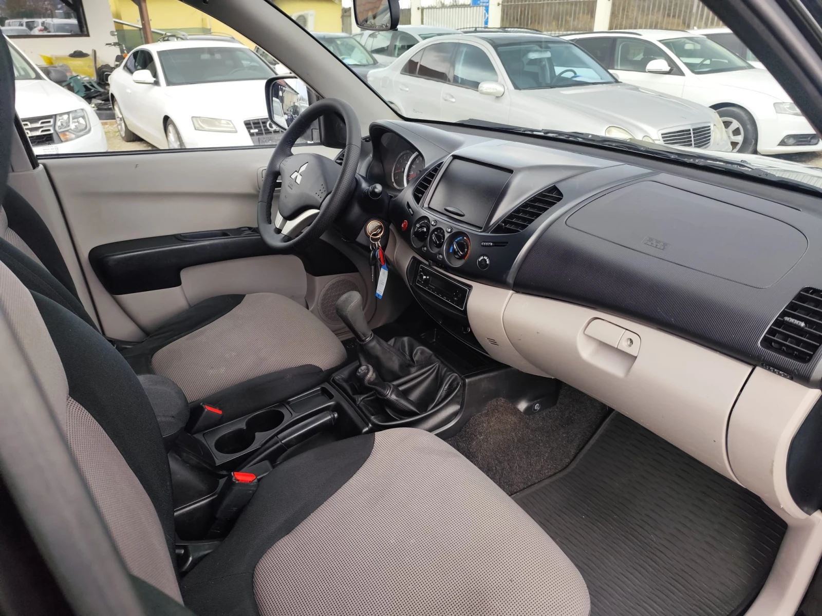 Mitsubishi L200 2.5 дизел, снимка 9 - Автомобили и джипове - 54012782