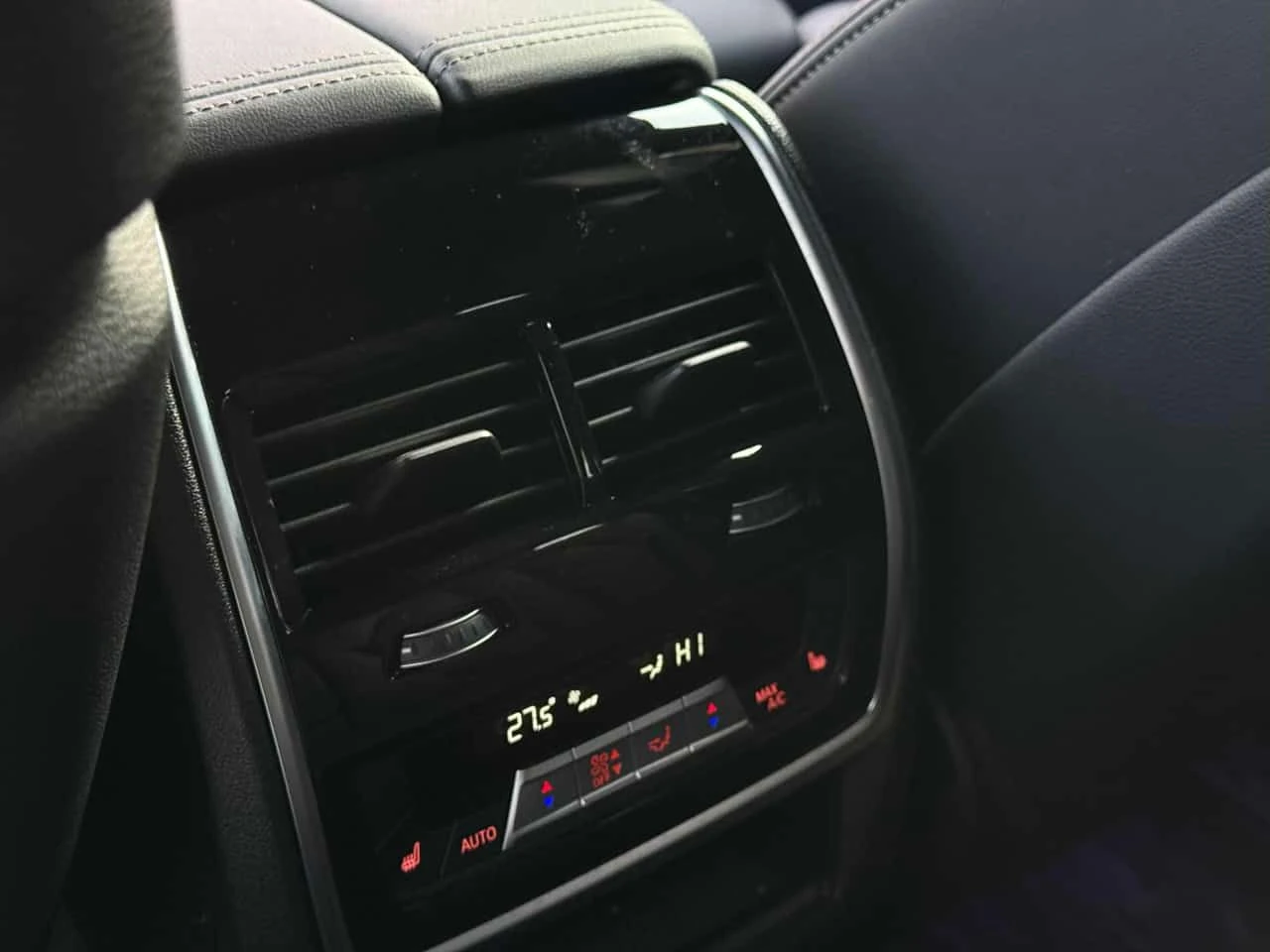 BMW X5 * xDrive40i * DISTRONIC* МАСАЖ* AMBIENT* HUD* H/K*, снимка 17 - Автомобили и джипове - 54184875