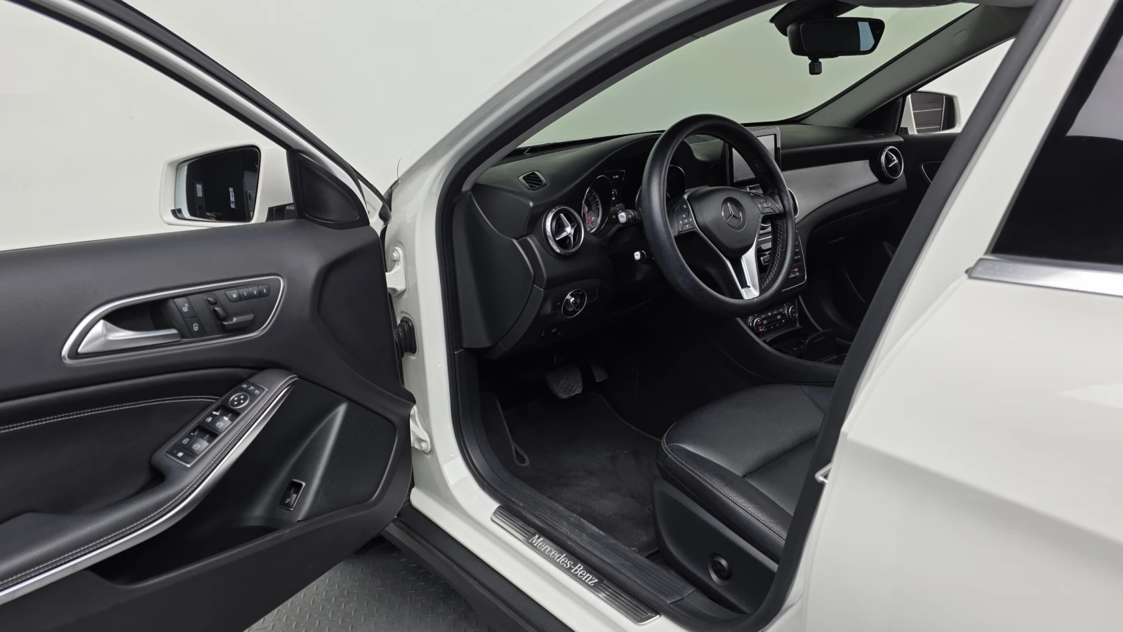 Mercedes-Benz GLA 200 CDI* ЕЛ. БАГАЖНИК* ЛЮК* КРАЙНА ЦЕНА, снимка 10 - Автомобили и джипове - 55496199
