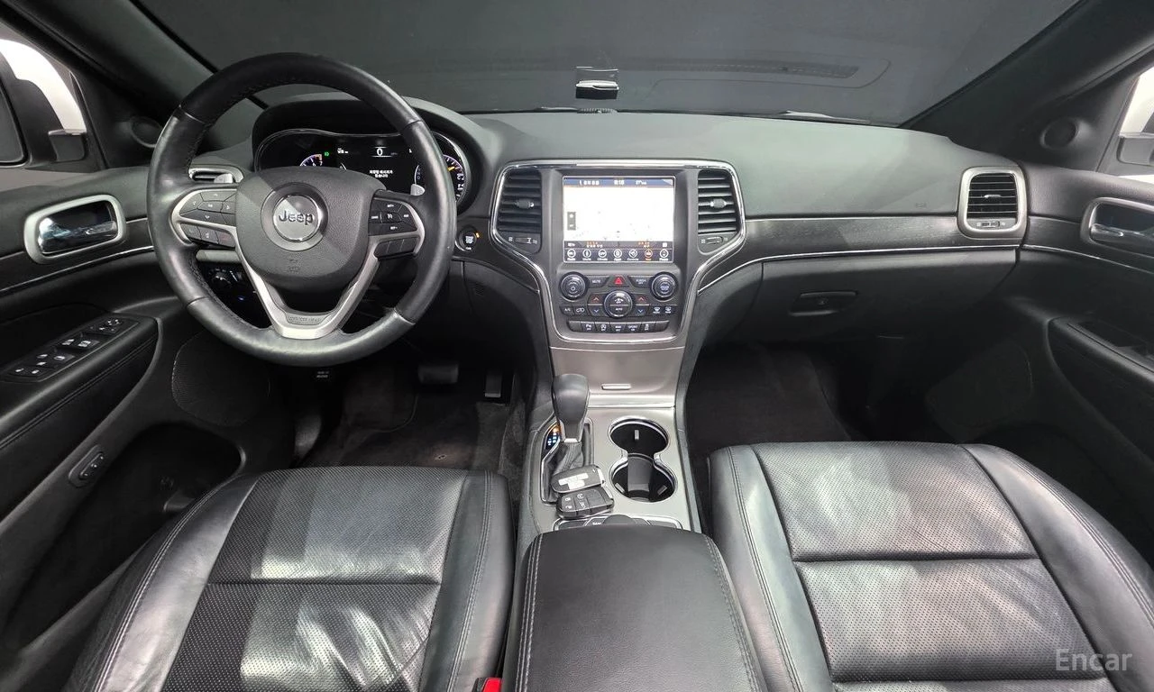 Jeep Grand cherokee 3.6* V6* 8ZF* ПОДГРЕВ* ОБДУХВАНЕ* КАМЕРА* КЕЙЛЕС* , снимка 7 - Автомобили и джипове - 55954658