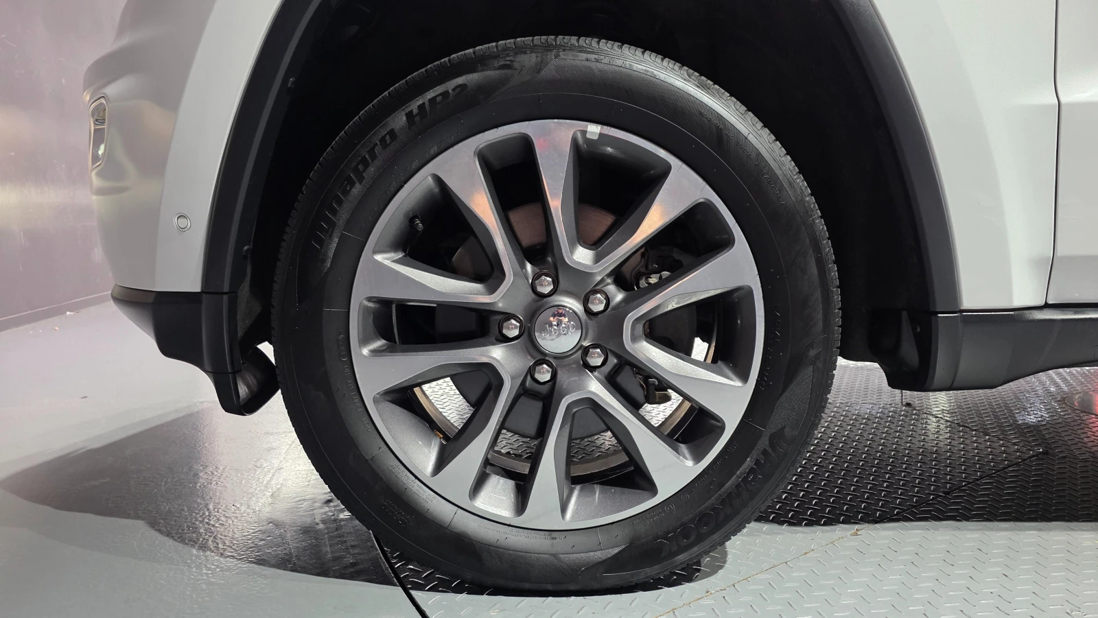 Jeep Grand cherokee 3.6* V6* 8ZF* ПОДГРЕВ* ОБДУХВАНЕ* КАМЕРА* КЕЙЛЕС* , снимка 5 - Автомобили и джипове - 55954658