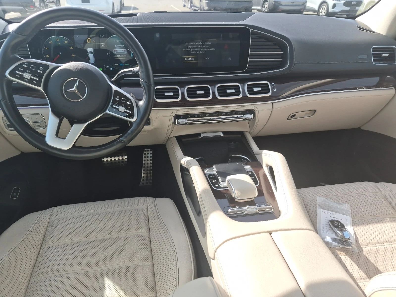 Mercedes-Benz GLS580 * AMG Line * Обслужен * CARFAX * , снимка 5 - Автомобили и джипове - 56065837