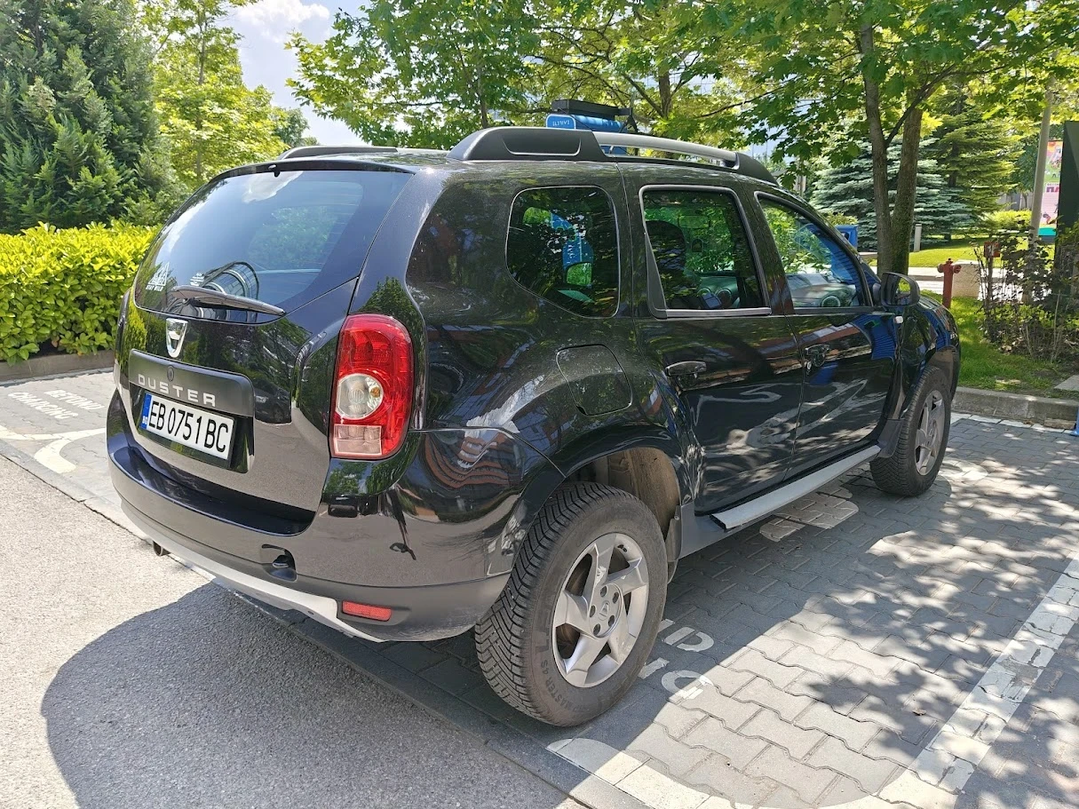 Dacia Duster 1.6 LPG, снимка 3 - Автомобили и джипове - 56204706