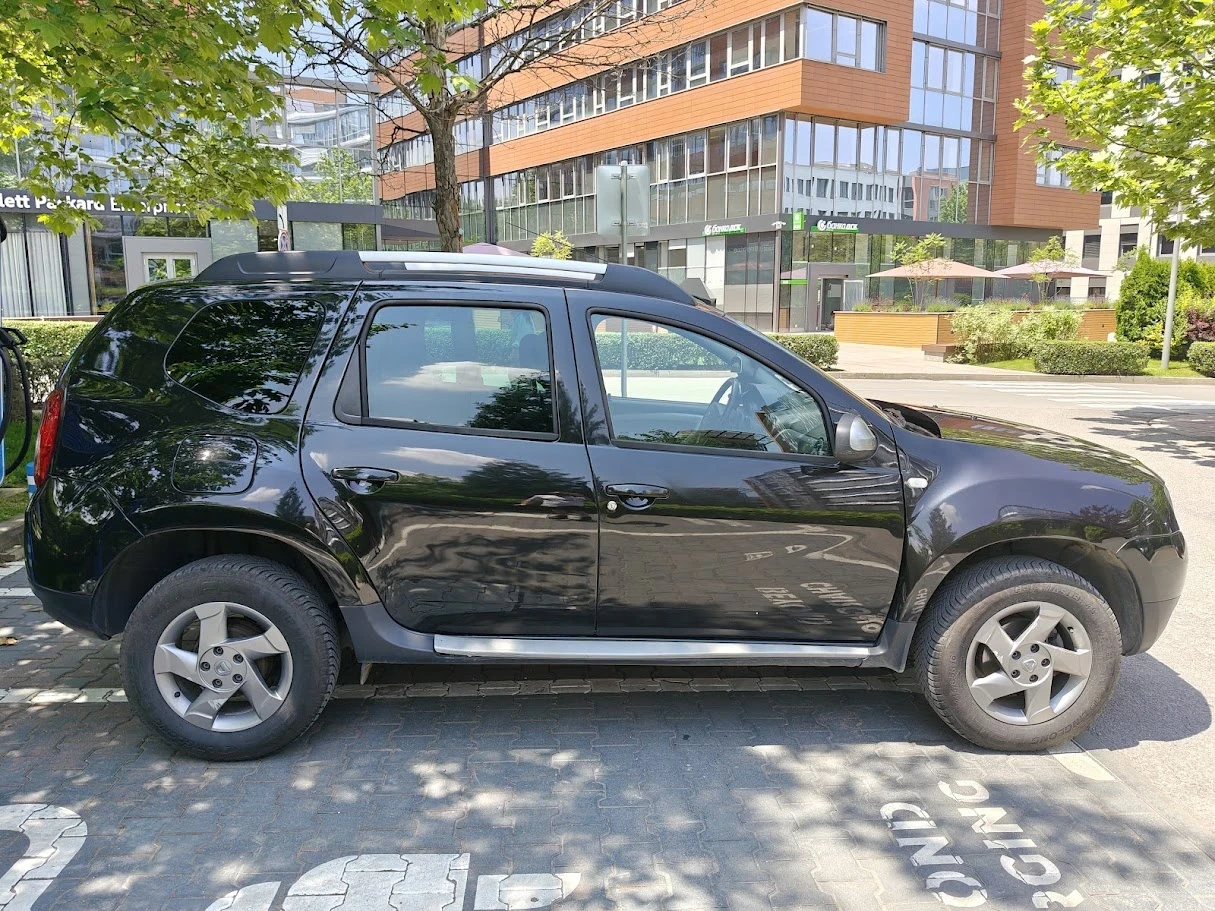 Dacia Duster 1.6 LPG, снимка 5 - Автомобили и джипове - 56204706