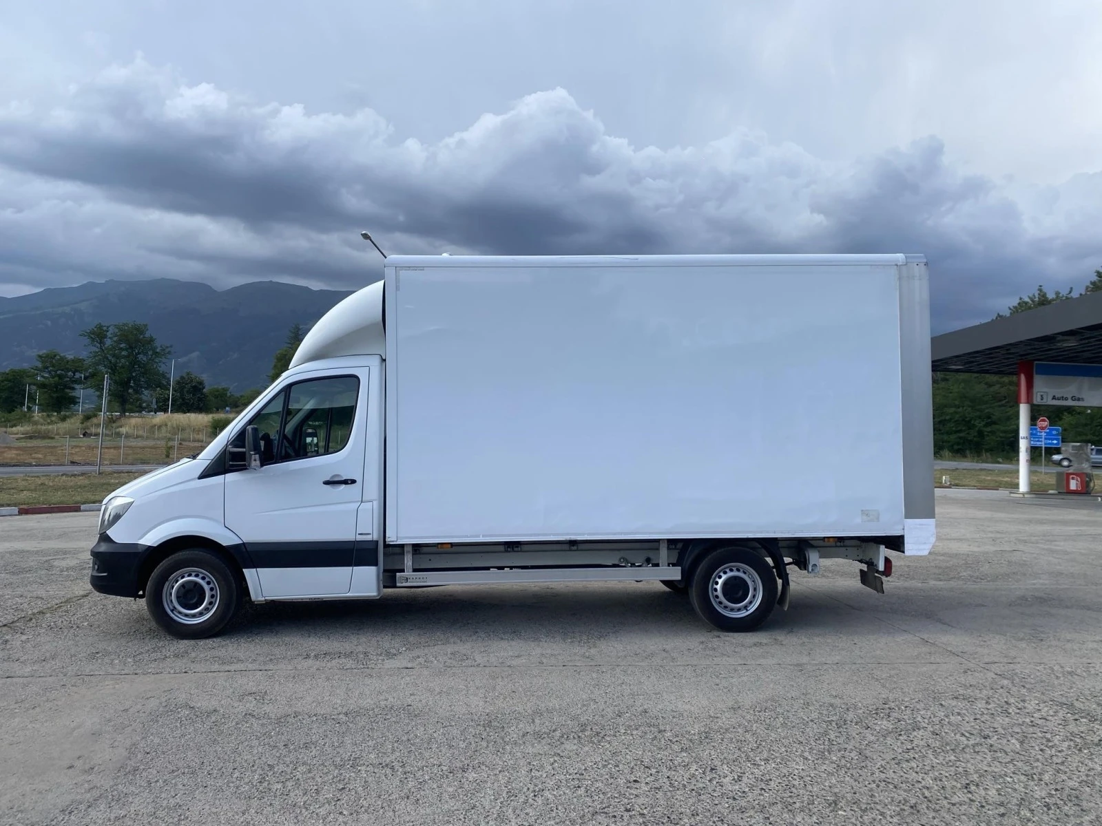 Mercedes-Benz Sprinter 316 Падащ Борд - изображение 5