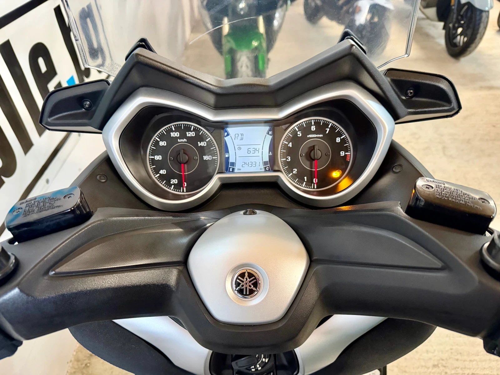 Yamaha X-max 300i ABS TECHMAX, снимка 10 - Мотоциклети и мототехника - 55327347