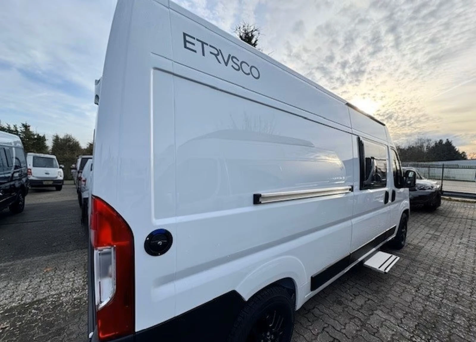 Кемпер Etrusko CV600* 1+ 1* КЛИМАТИК* , снимка 2 - Каравани и кемпери - 55637950