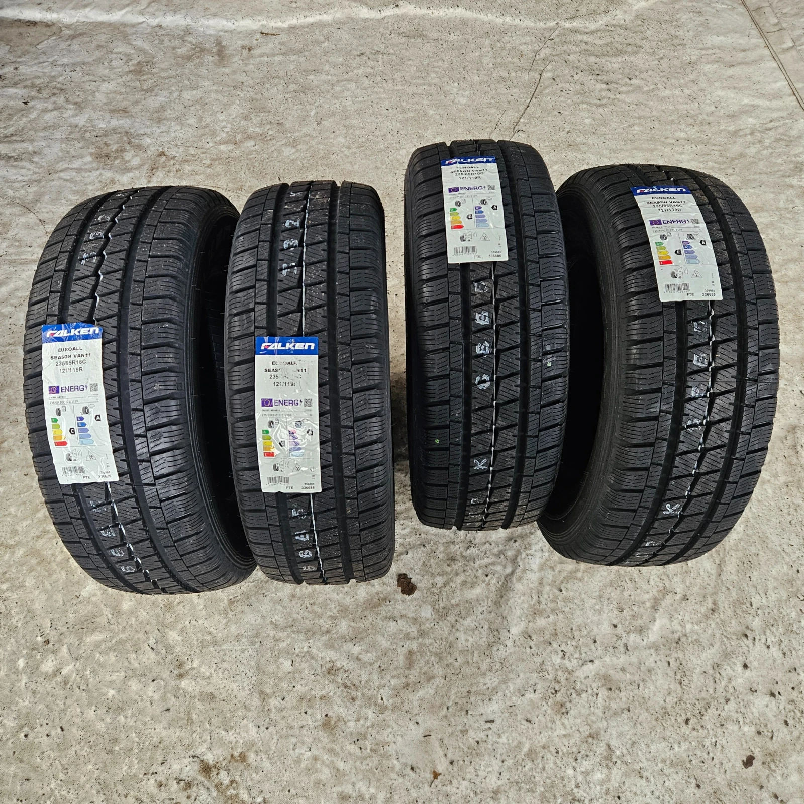 Гуми Всесезонни 235/65R16, снимка 2 - Гуми и джанти - 54936077