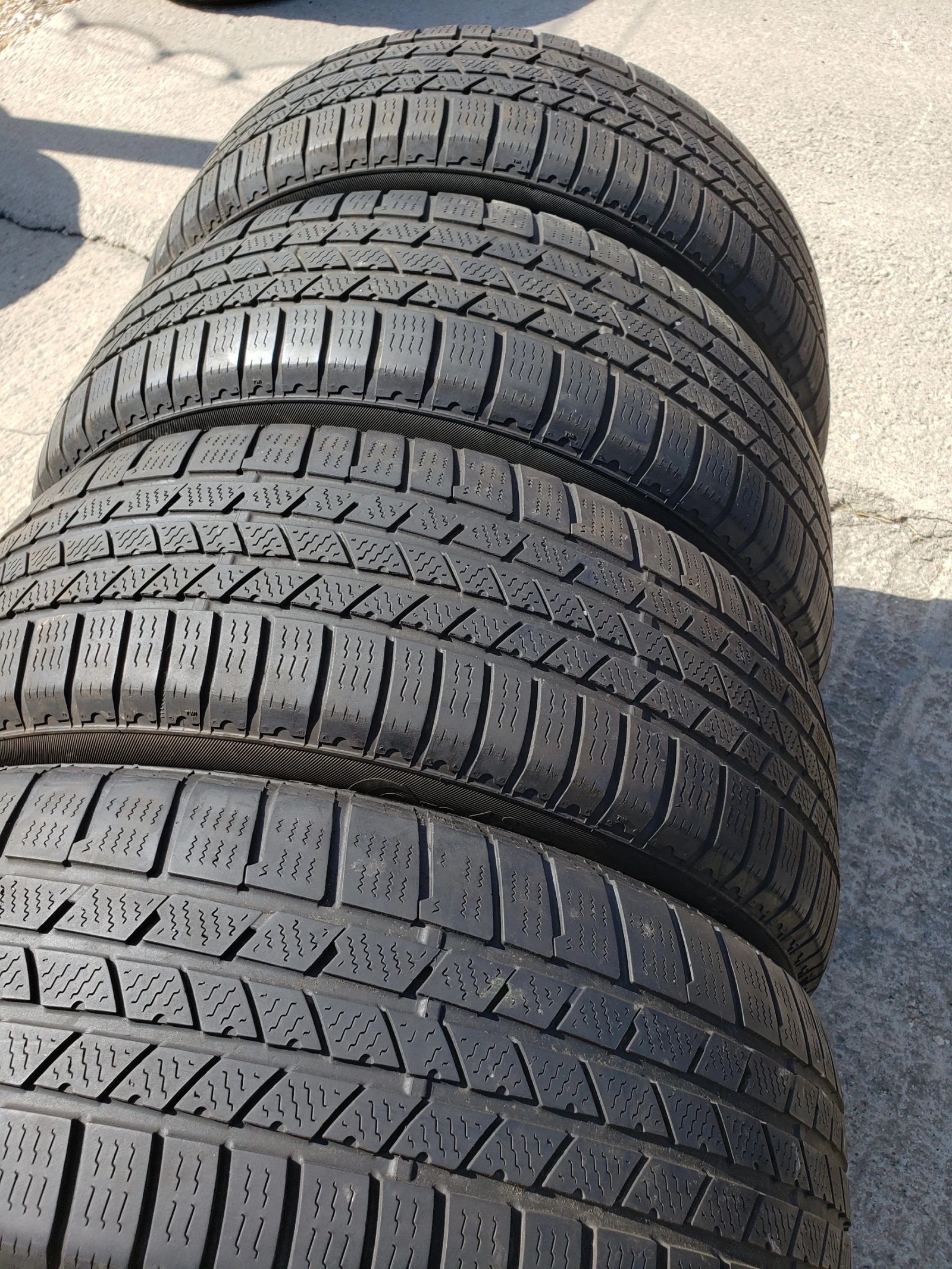 Гуми Зимни 235/55R19, снимка 3 - Гуми и джанти - 56213231