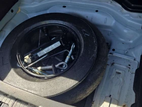 Mercedes-Benz E 300 * ПОДГРЕВ* ПАНОРАМА* KEYLESS* NAVI* , снимка 15