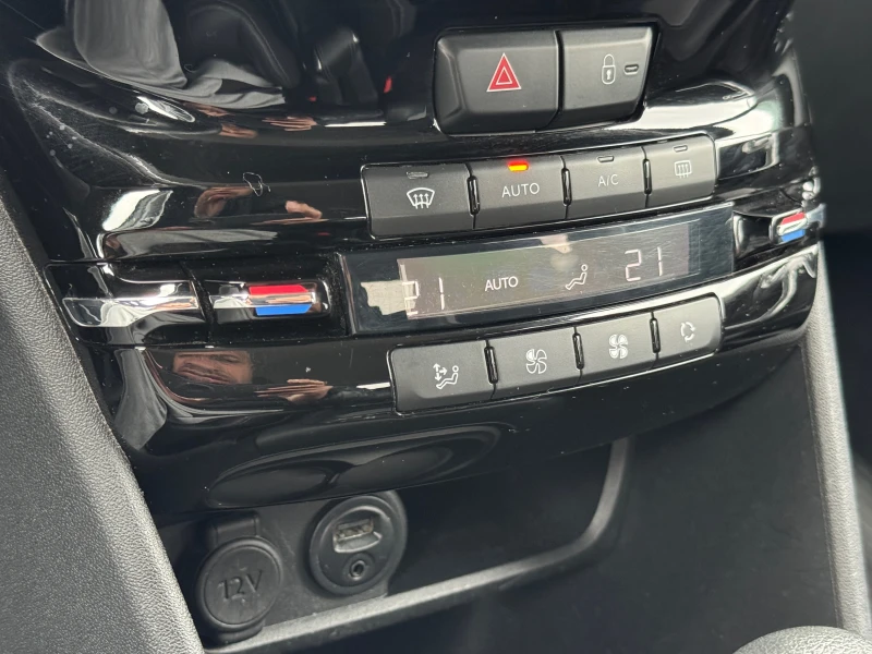 Peugeot 2008 1.5 Blue-HDi Allure Automat &#127467;&#127479;, снимка 13 - Автомобили и джипове - 47947066