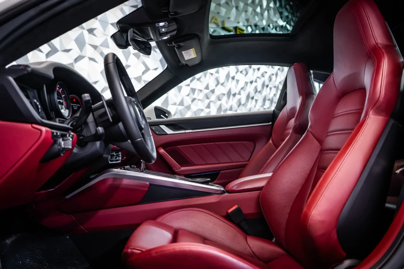 Porsche 911 Turbo S* Lift* SportChrono* Pano* Bose* Лизинг, снимка 12 - Автомобили и джипове - 50845742