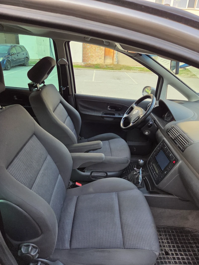 VW Sharan, снимка 10 - Автомобили и джипове - 52659377