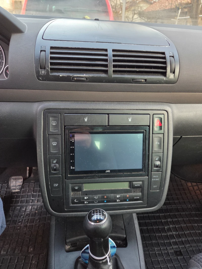 VW Sharan, снимка 17 - Автомобили и джипове - 52659377